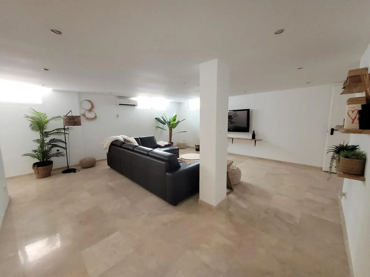 Private Luxurious Villa Walking Distance To Puerto Banus ماربيا