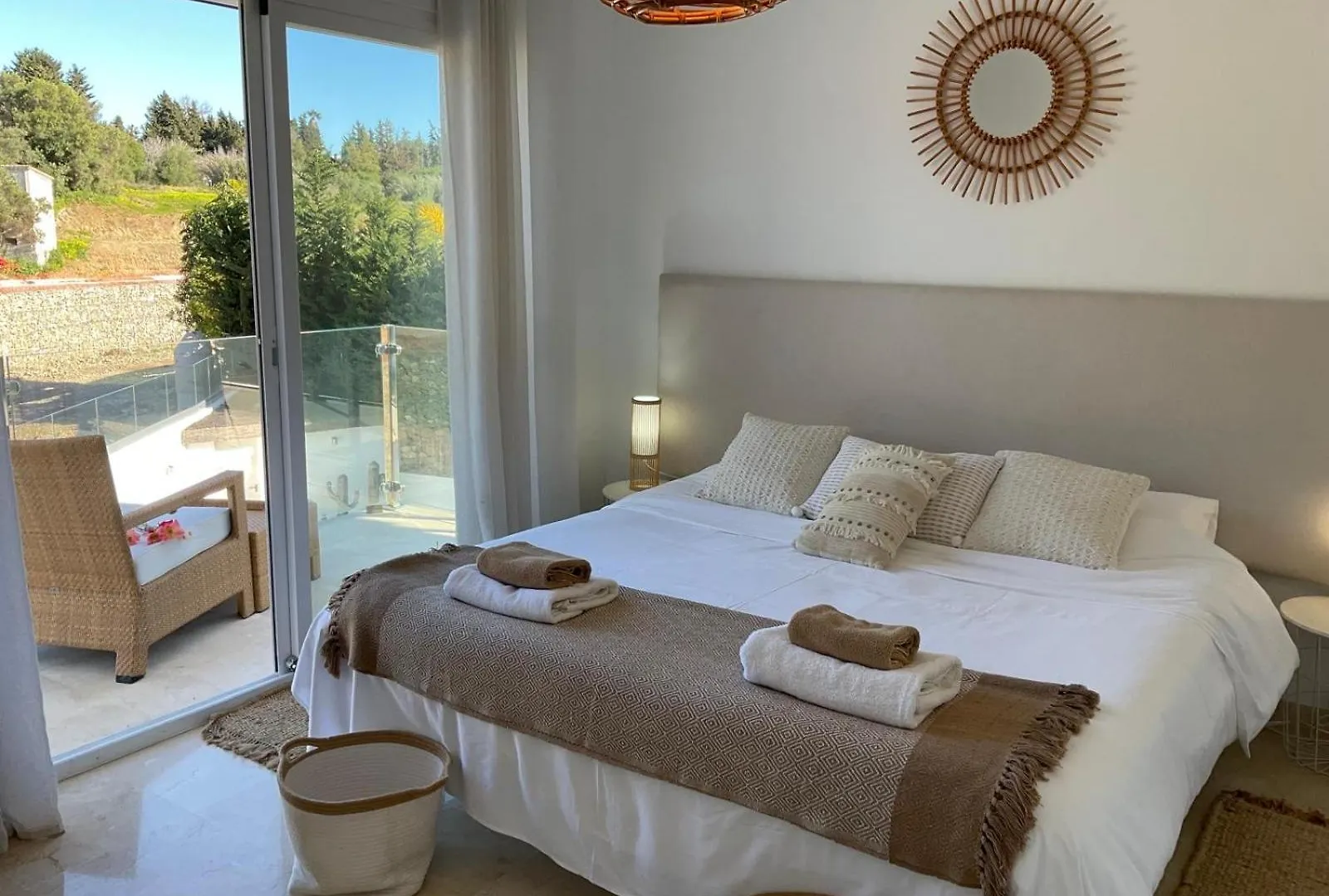 Private Luxurious Villa Walking Distance To Puerto Banus Marbella